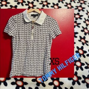 Like new Tommy Hilfiger adorable cap sleeve retro pattern top